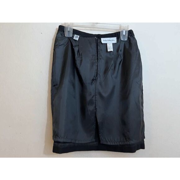 Norton mcnaughton black skirt of wool  size 8 knee length. - Picture 4 of 4